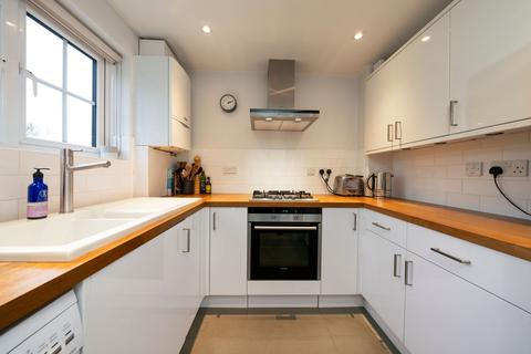 38 Archer Close, Kingston Upon Thames, KT2 5NE
