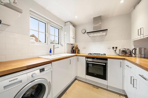 38 Archer Close, Kingston Upon Thames, KT2 5NE
