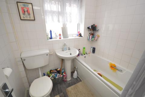 3 bedroom semi-detached house for sale, John English Avenue, Braintree, CM7