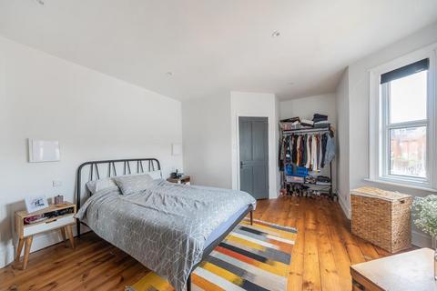 16 Brisbane Road, Reading, RG30 2PE