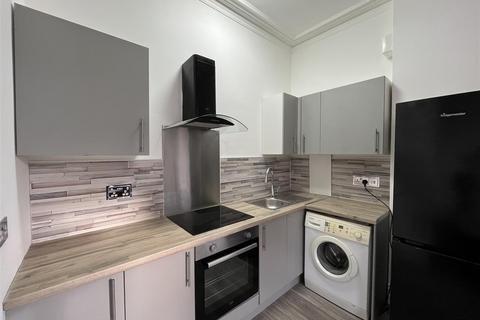 1 bedroom ground floor flat to rent, Beaulieu Road, Westbourne