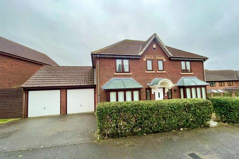 Thornhill Drive, St Andrews Ridge,  Swindon