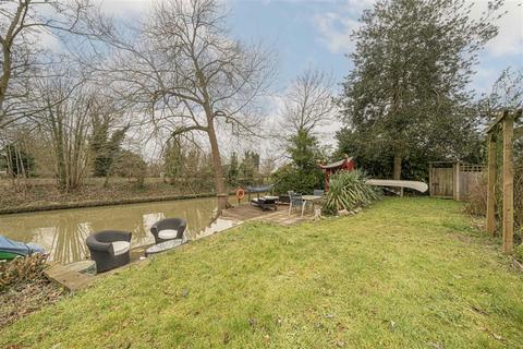 3 Ham Island, Old Windsor, Windsor, SL4 2JY