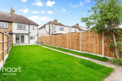 3 bedroom end of terrace house for sale, Burnham Road, Dartford