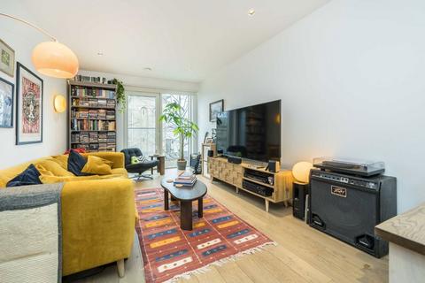 2 bedroom flat for sale, Kew Bridge Road, Brentford TW8