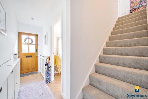 8 Garden Close, Shamley Green, Guildford, GU5 0UW