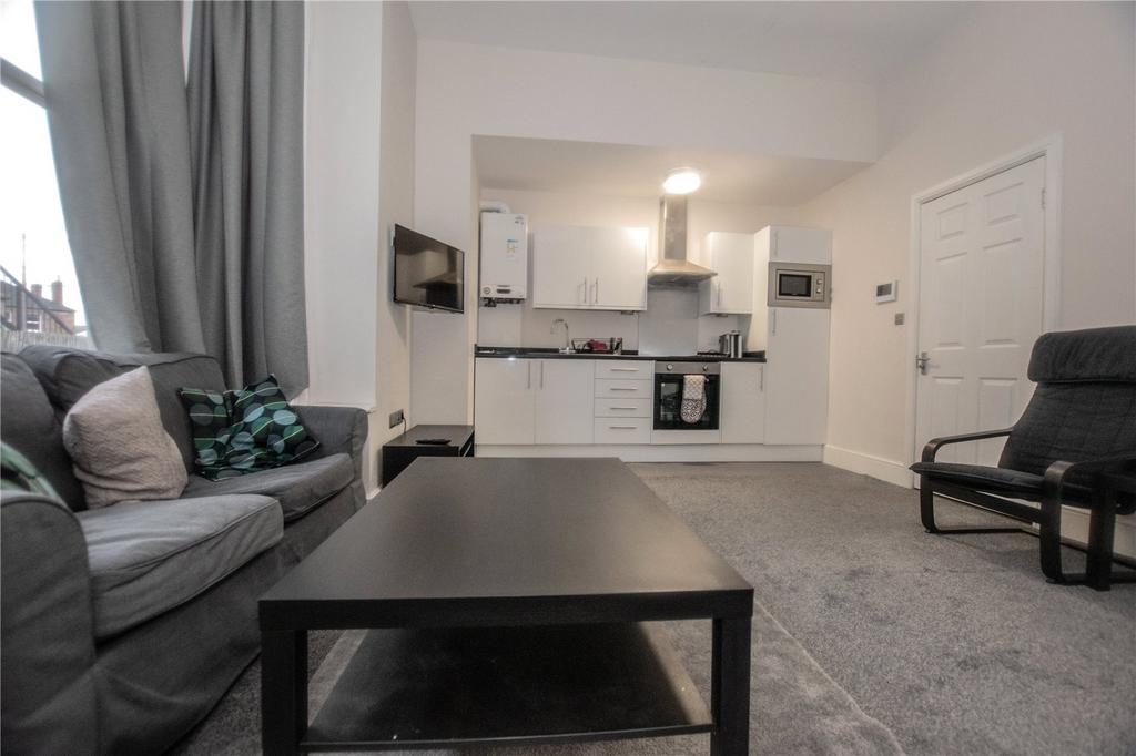 Living Room (2)