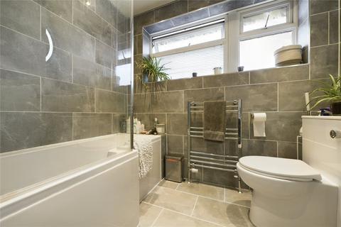 27 Aylesham Way, Yateley, GU46 6NS