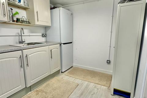 3 Beacon Close, Everton, Lymington, SO41 0LQ