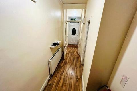 6 bedroom end of terrace house for sale, Carisbrooke Road, Liverpool, Merseyside