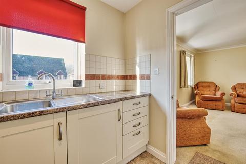 2 bedroom flat for sale, Riverside Maltings, Oundle