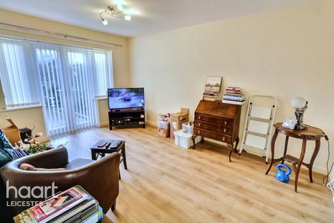 2 bedroom bungalow for sale, Field Gate Gardens, Leicester