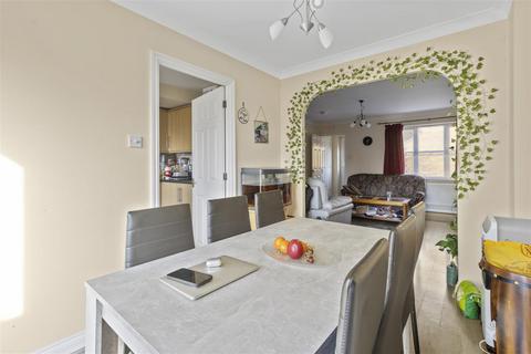 3 bedroom detached house for sale, Linden Grove, Amberstone, Hailsham