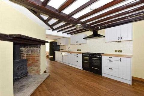 3 bedroom cottage for sale, Village Road, Denham Village