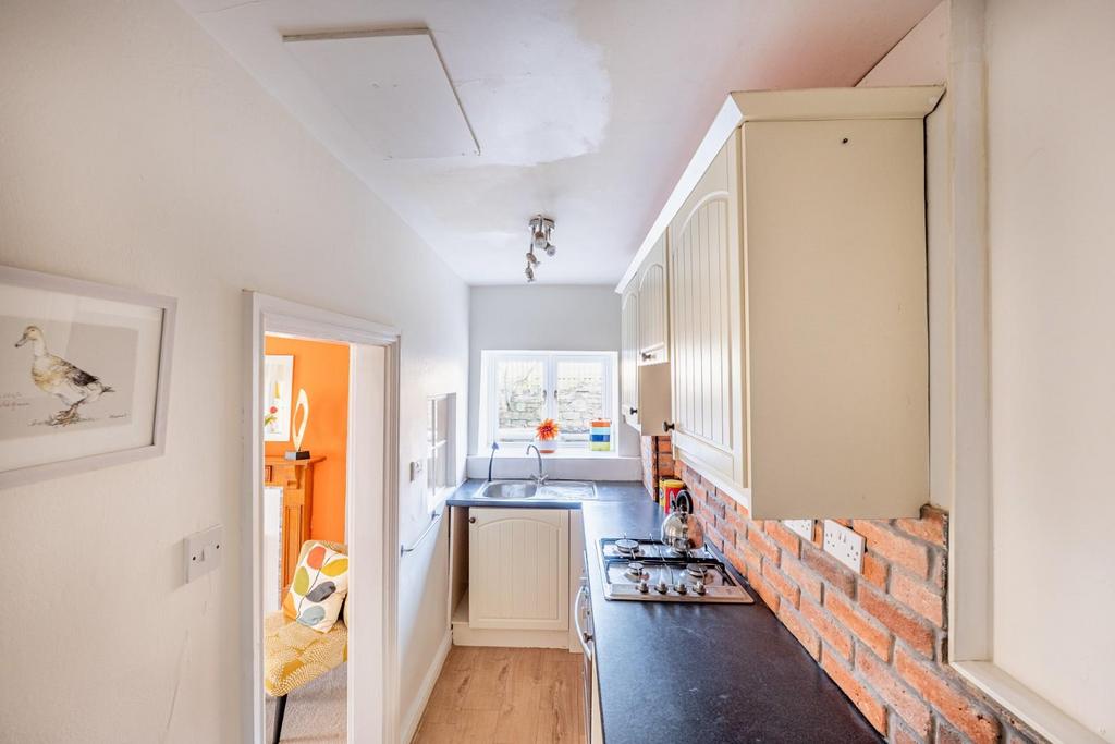 Stambrook Cottage - Reshoot-1.jpg