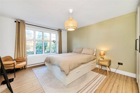 3 bedroom flat for sale, Crown Lane Gardens, Crown Lane, London, SW16