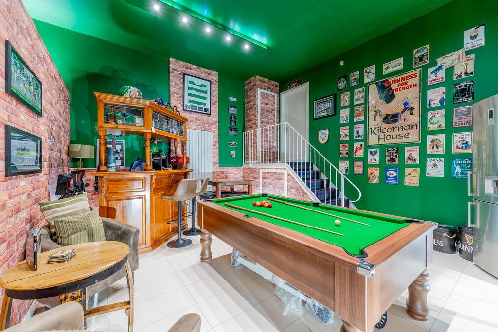 Bar room