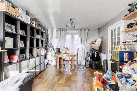 46 Treegarth Square, Nottingham, NG5 5QZ