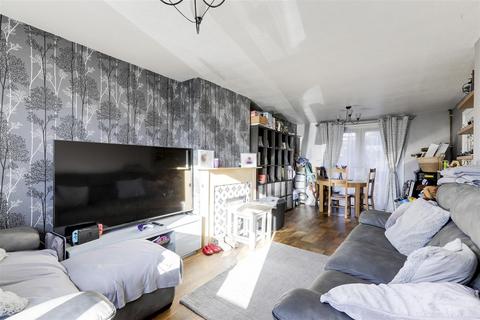 46 Treegarth Square, Nottingham, NG5 5QZ