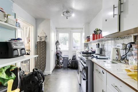 46 Treegarth Square, Nottingham, NG5 5QZ