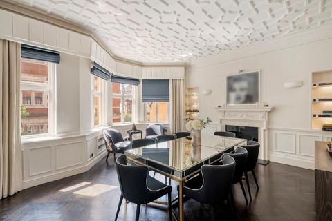2 bedroom flat for sale, Mount Street, London W1K