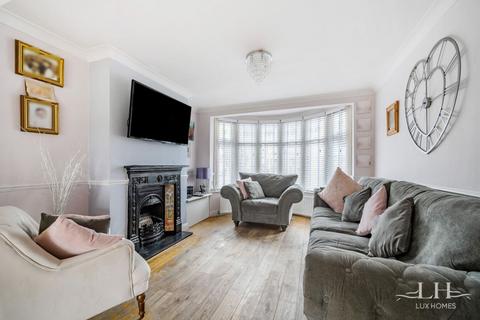4 bedroom semi-detached house for sale, Cedar Road, Hornchurch