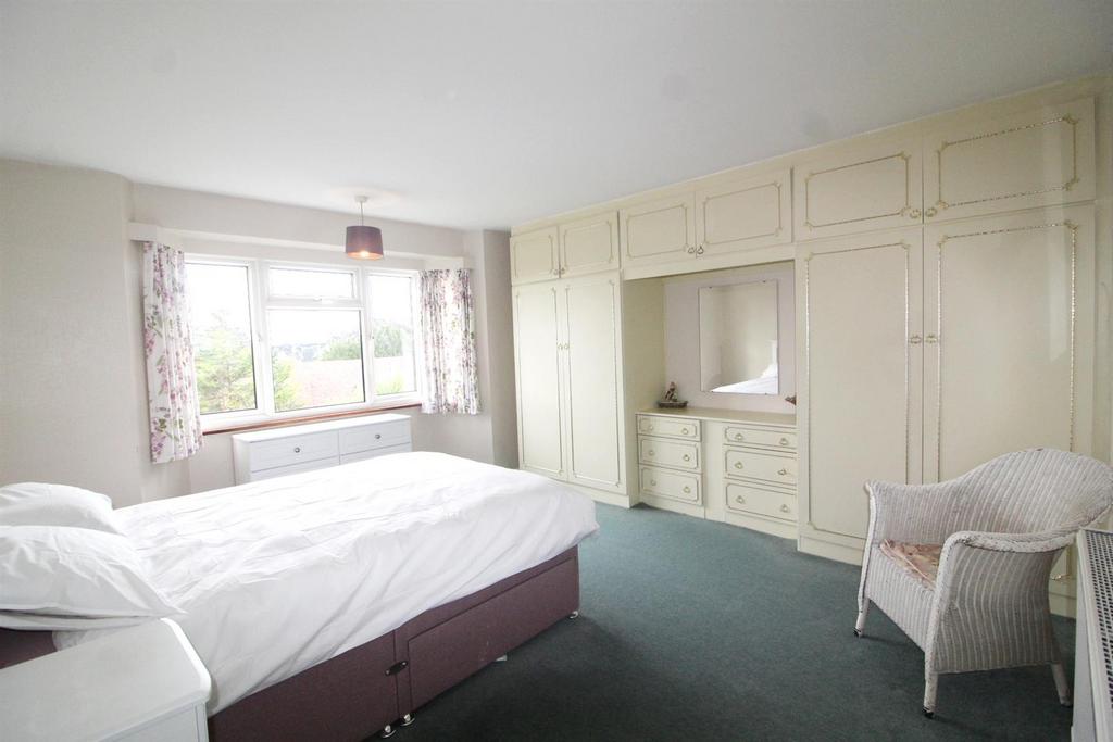 Bedroom 1 e.jpg