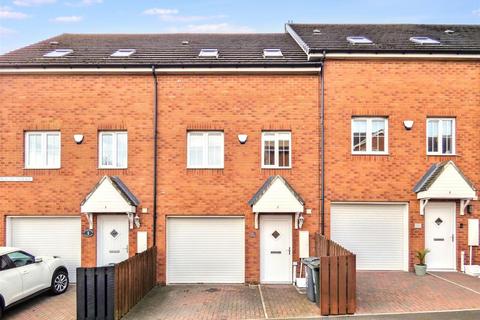 3 bedroom townhouse for sale, Highgate Terrace, North Shields