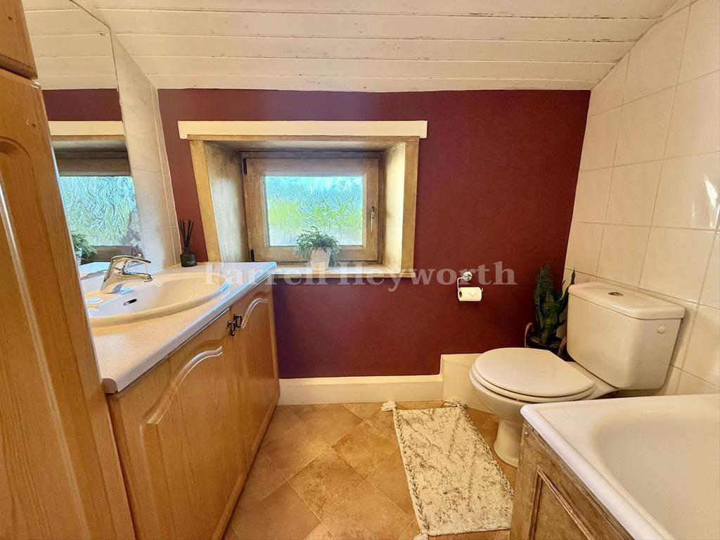 Bathroom view 3