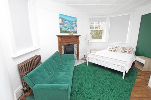 3 bedroom flat for sale, South Cliff Avenue, Eastbourne, BN20 7AH