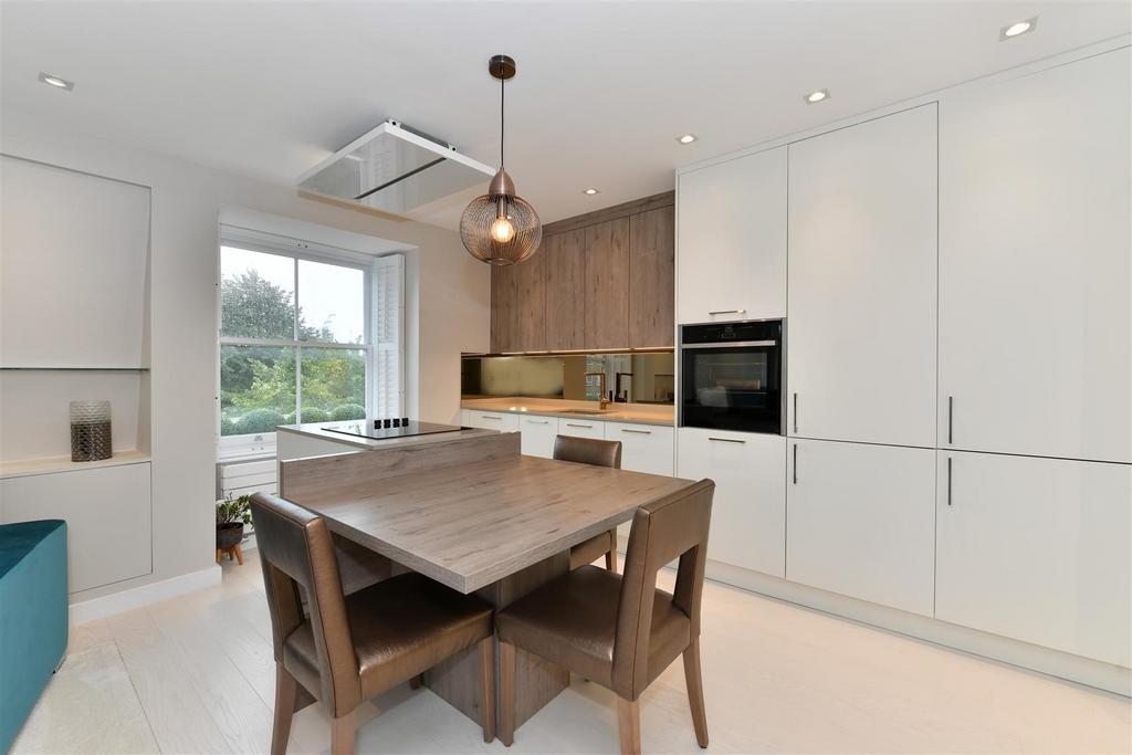 Kitchen 2 -CG .jpg