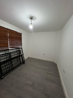 Studio to rent, The Common, Southall UB2