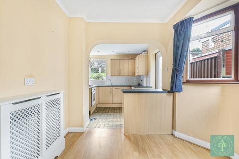 3 bedroom semi-detached house for sale, Lincoln Avenue, London, N14