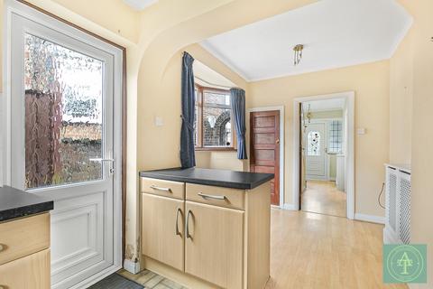 3 bedroom semi-detached house for sale, Lincoln Avenue, London, N14