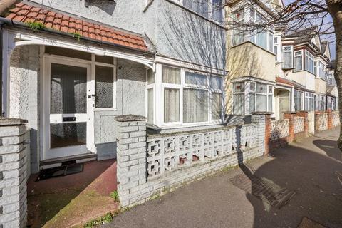 4 bedroom terraced house for sale, Shaftesbury Road, Forest Gate, E7