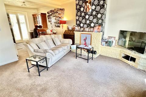 30 Fitzworth Avenue, Poole, BH16 5AY