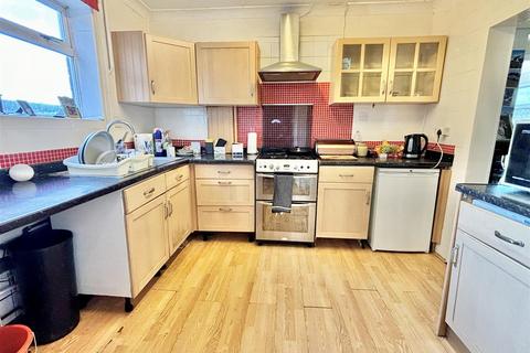 30 Fitzworth Avenue, Poole, BH16 5AY