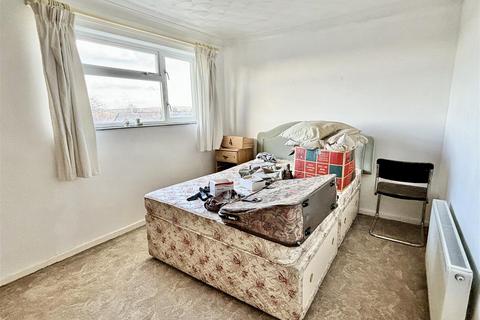 30 Fitzworth Avenue, Poole, BH16 5AY