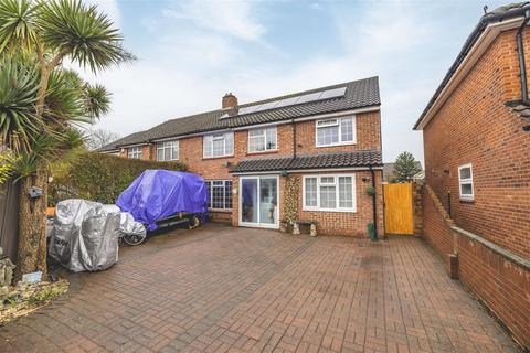 5 bedroom house for sale, Jacob Close, Windsor