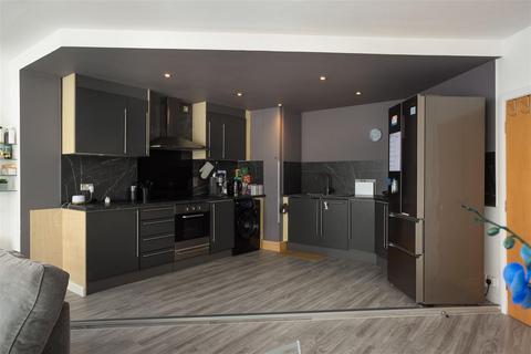 2 bedroom apartment for sale, South Parade, Leeds LS1