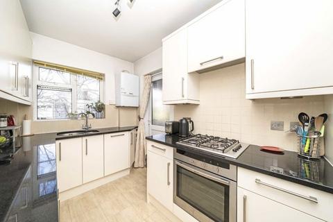 2 bedroom flat for sale, Grange Road, London W4