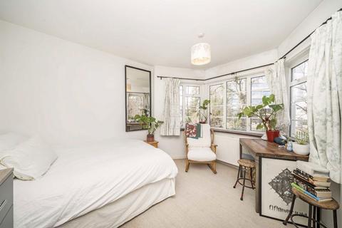 2 bedroom flat for sale, Grange Road, London W4