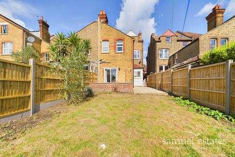 3 bedroom flat for sale, Streatham, London, SW16