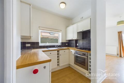 3 bedroom flat for sale, Streatham, London, SW16