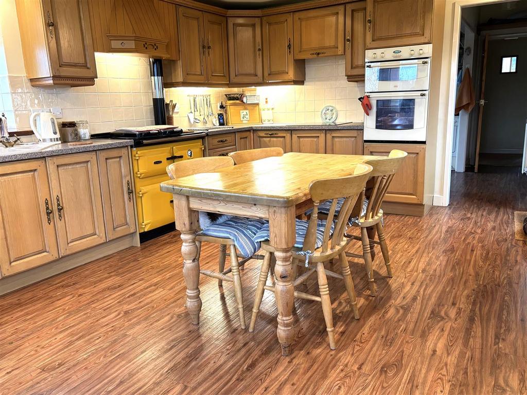 Dining kitchen
