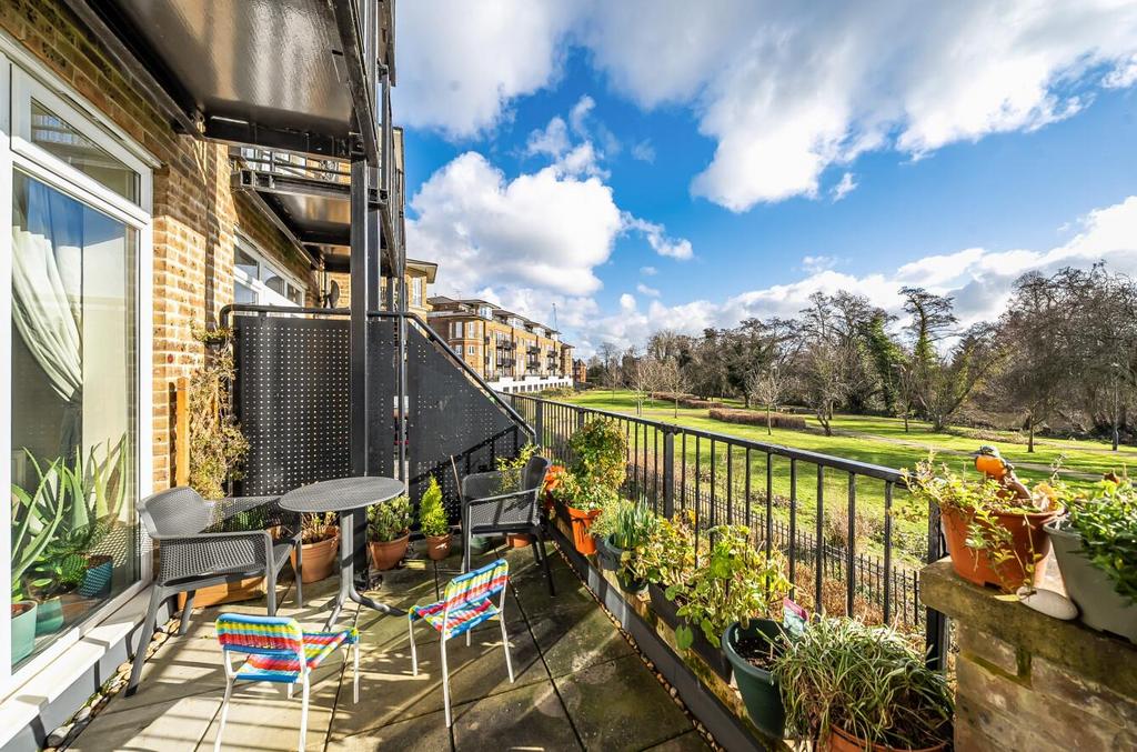 Davidson Frost-Wellings, DFW, Pond House, Stanmore