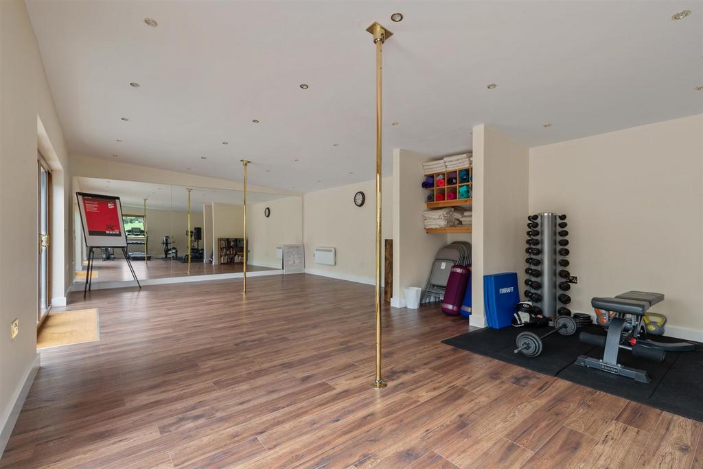 Old Lan Farmhouse - Interiors Gym-1.jpg