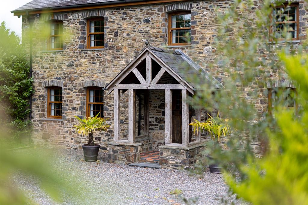 Old Lan Farmhouse - Externals - Main House-1.jpg