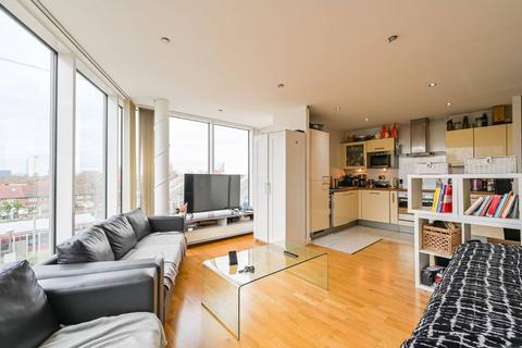 2 bedroom flat for sale, Ross Apartments, Royal Docks, London, E16