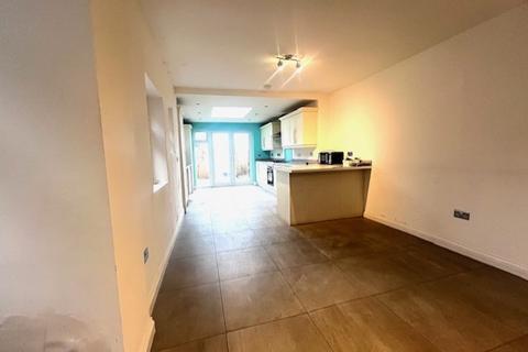 5 bedroom terraced house to rent, Lordship Lane, London N17